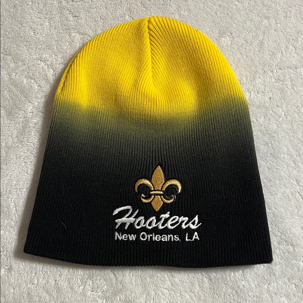 Hooters Gradient Yellow and Black Beanie. NWOT